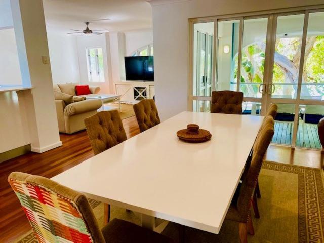 Beachview Apartments At Villa Paradiso Palm Cove Bagian luar foto