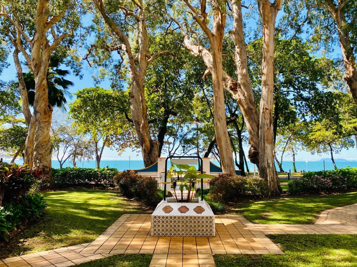 Beachview Apartments At Villa Paradiso Palm Cove Bagian luar foto