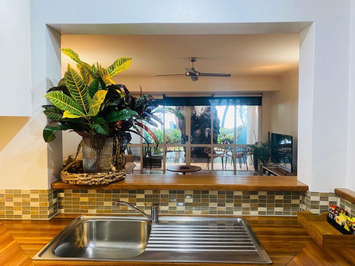 Beachview Apartments At Villa Paradiso Palm Cove Bagian luar foto