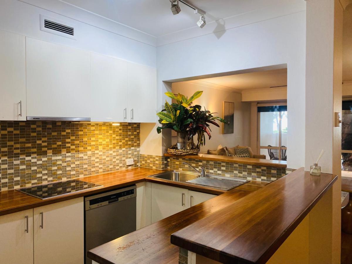Beachview Apartments At Villa Paradiso Palm Cove Bagian luar foto
