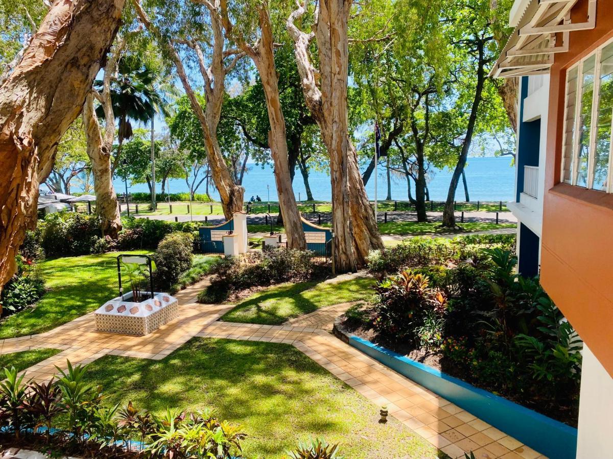Beachview Apartments At Villa Paradiso Palm Cove Bagian luar foto