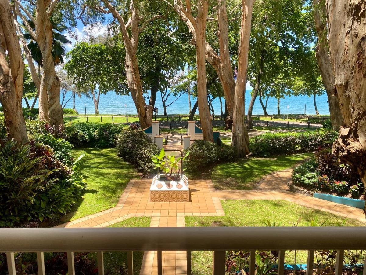 Beachview Apartments At Villa Paradiso Palm Cove Bagian luar foto