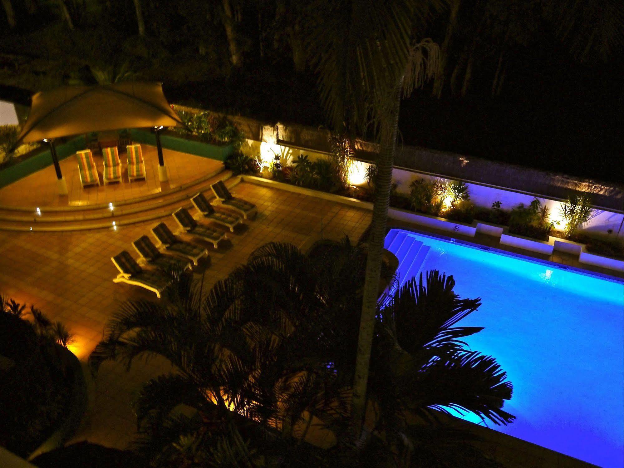Beachview Apartments At Villa Paradiso Palm Cove Bagian luar foto