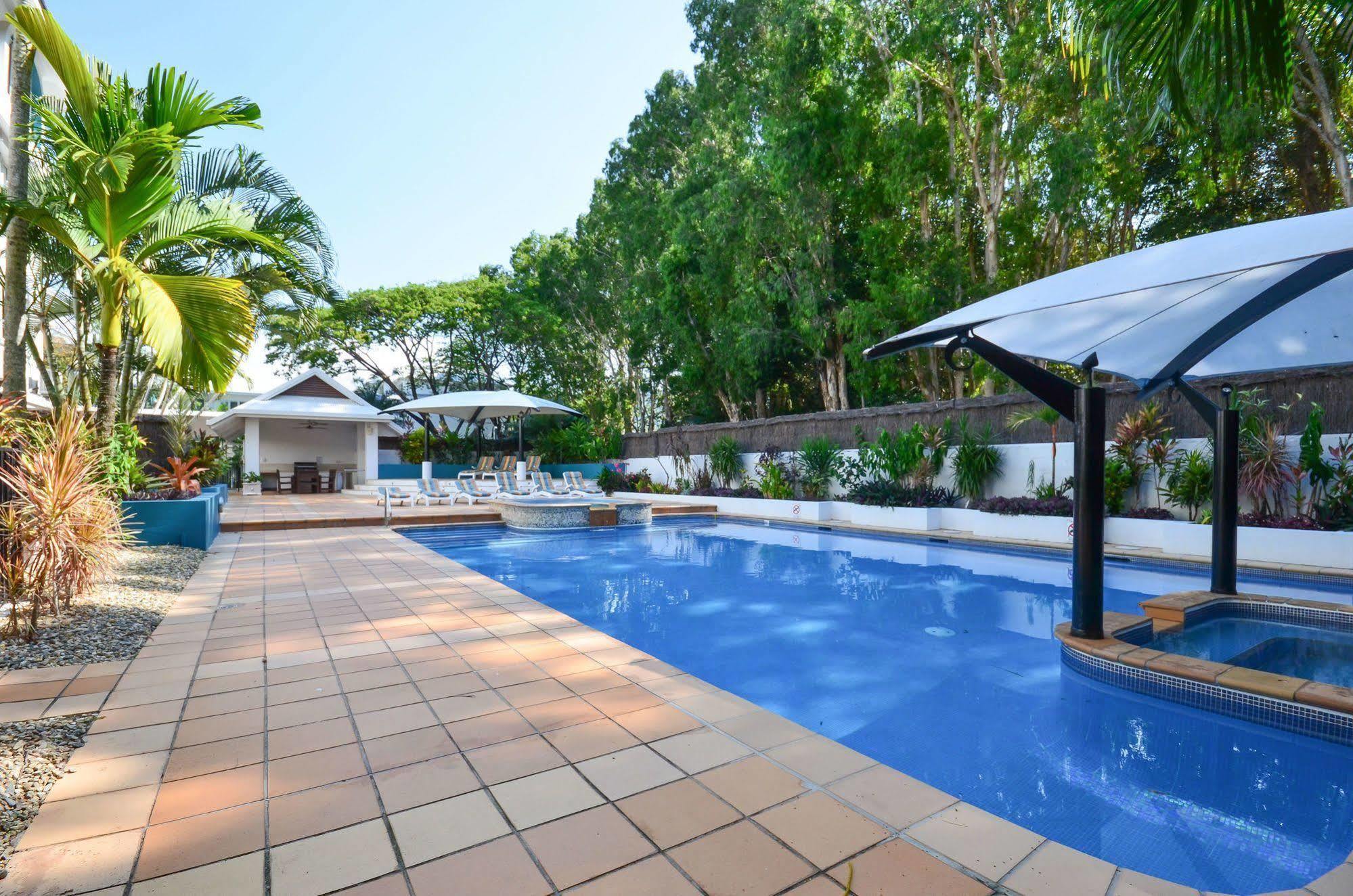 Beachview Apartments At Villa Paradiso Palm Cove Bagian luar foto
