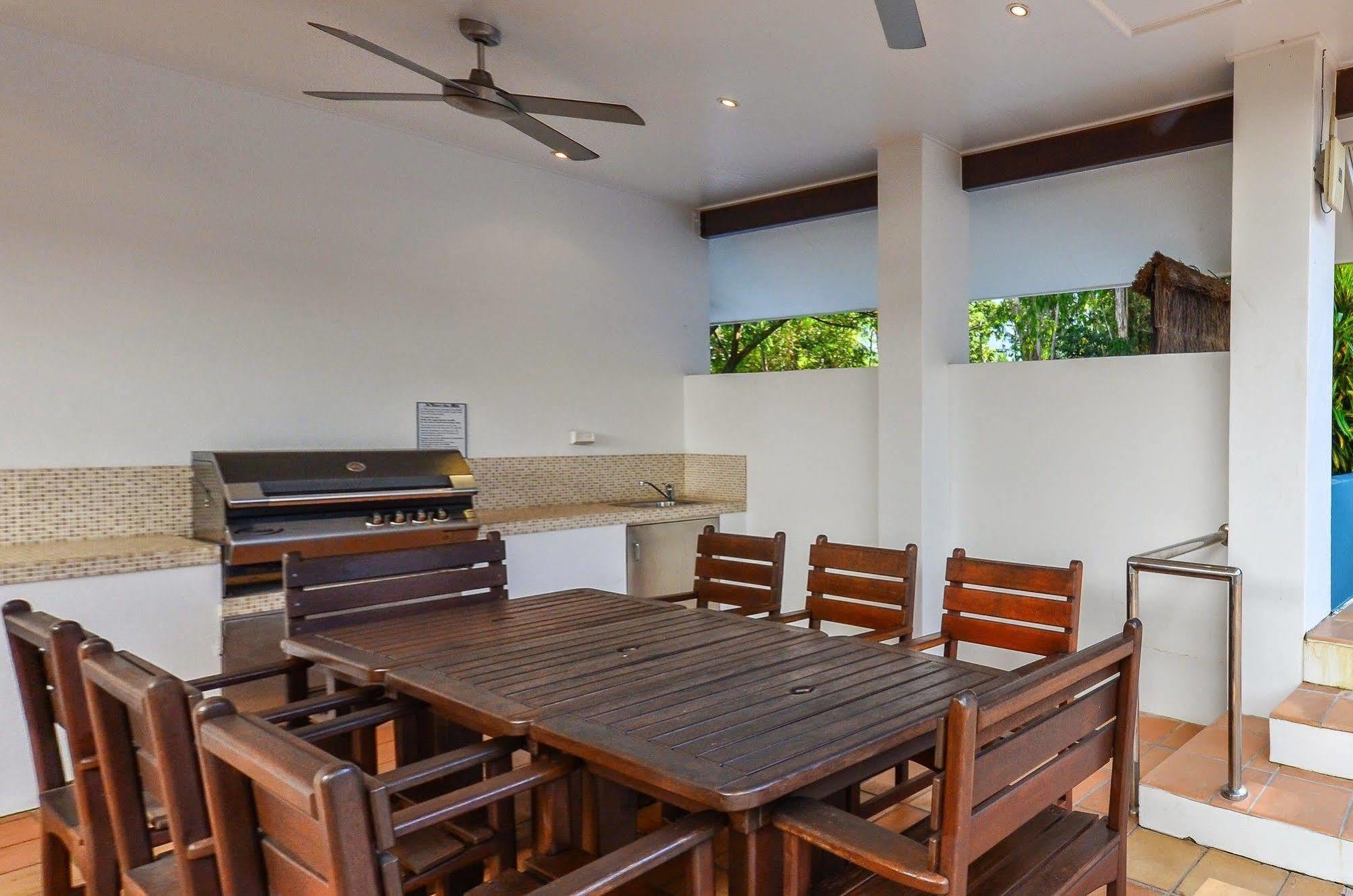 Beachview Apartments At Villa Paradiso Palm Cove Bagian luar foto